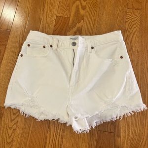 Abercrombie The Mom Short High Rise
